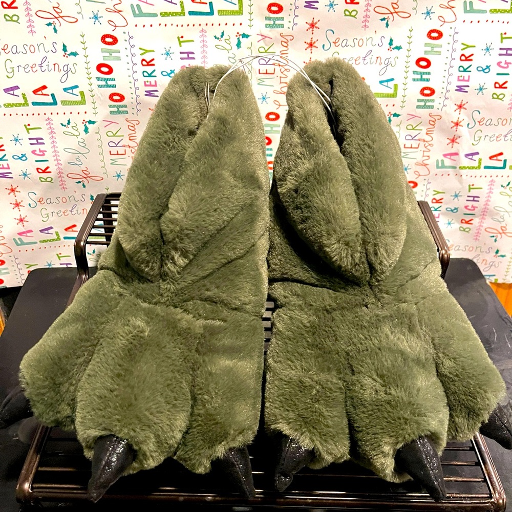 Super cute dinosaur feet slippers